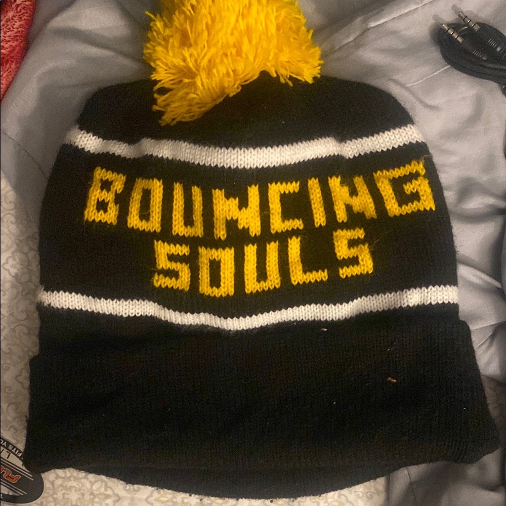 Bouncing souls POM beanie like new